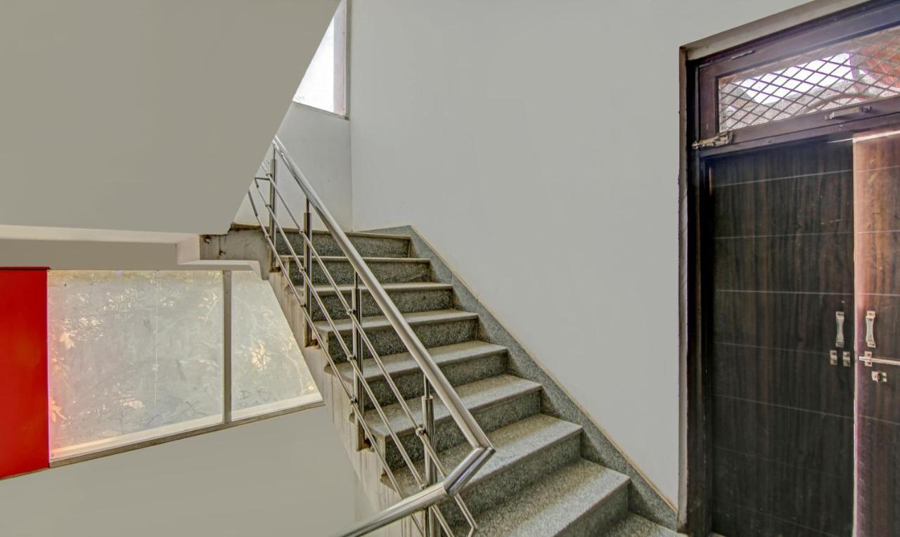 Отель Treebo Tms Residency Нью-Дели Экстерьер фото